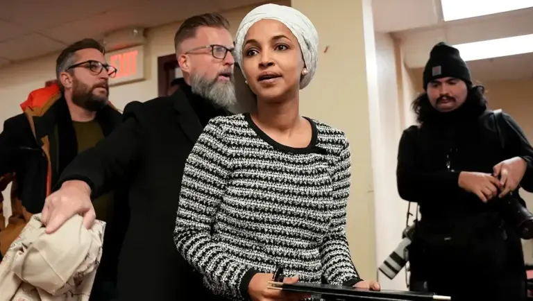 175 Democrats demand Trump admin stop Ilhan Omar investigation, warn it could hurt her re-election bid