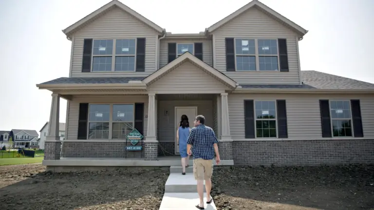 Mortgage rates surge to highest level since 2023 as bond yields spike